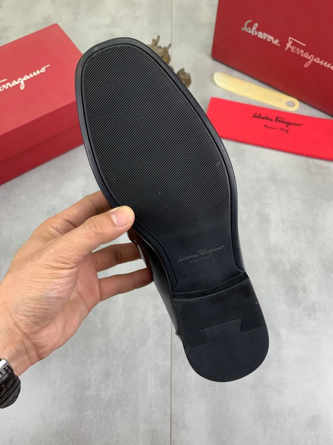 Men's Men's Shoes 💰P480💰[New Style] Water-dyed Niuli 🆘[Salvatore Ferragamo] Ferragamo's latest casual business leather shoes for men! Available at counters simultaneously! The fabric is made of specially imported original calfskin, the lining is made of imported water-dyed cowhide, and the original combination outsole is absolutely luxurious and leads the fashion trend. Matching code: 38-45; 4️⃣ colors available